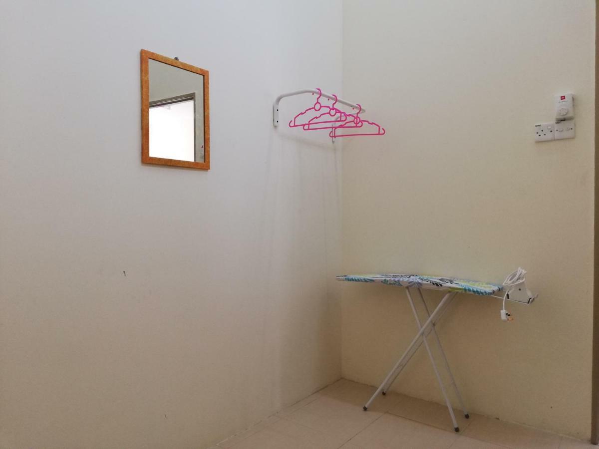 Neesa Homestay Bukit Gambang-Muslim Buitenkant foto