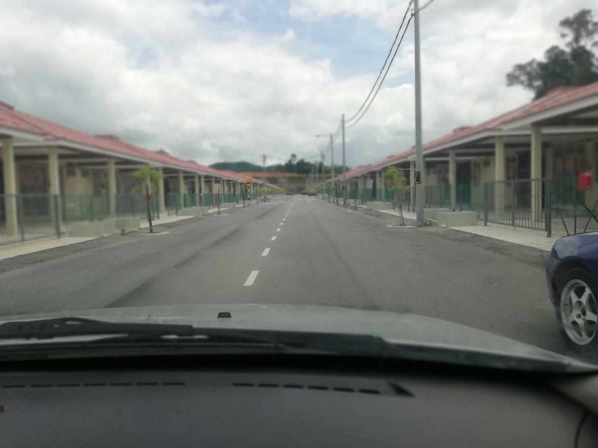 Neesa Homestay Bukit Gambang-Muslim Buitenkant foto