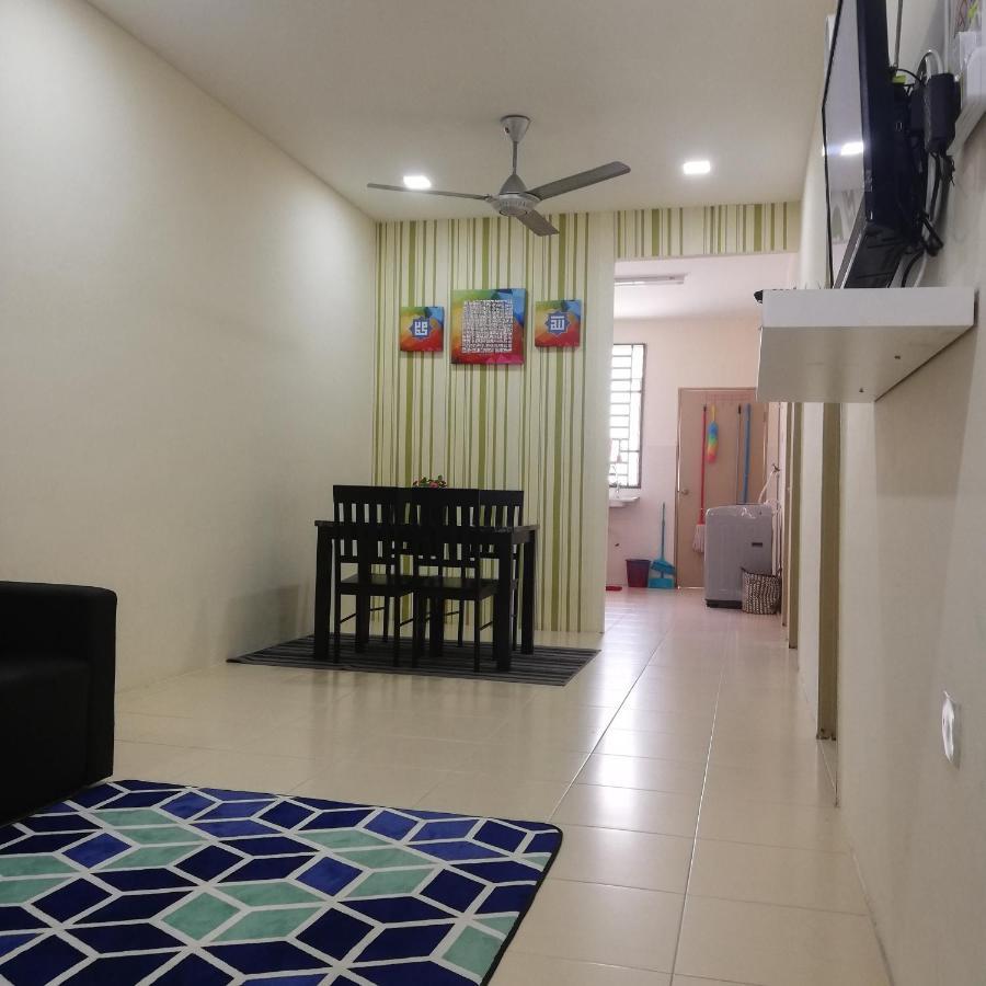 Neesa Homestay Bukit Gambang-Muslim Buitenkant foto
