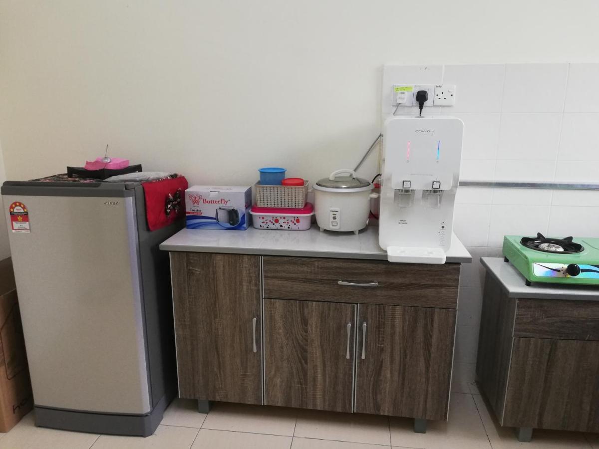 Neesa Homestay Bukit Gambang-Muslim Buitenkant foto